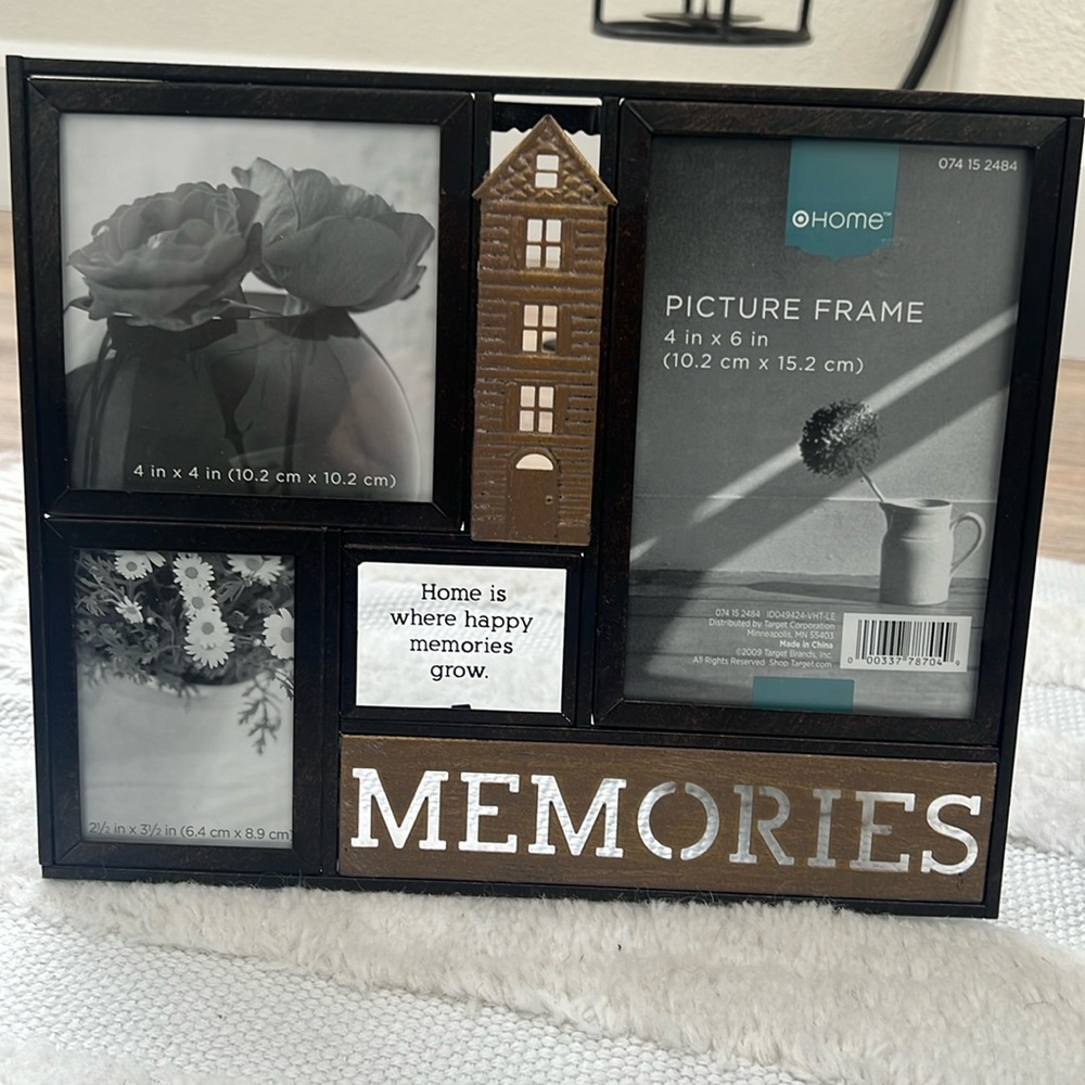 Picture frames never used. Set of two.